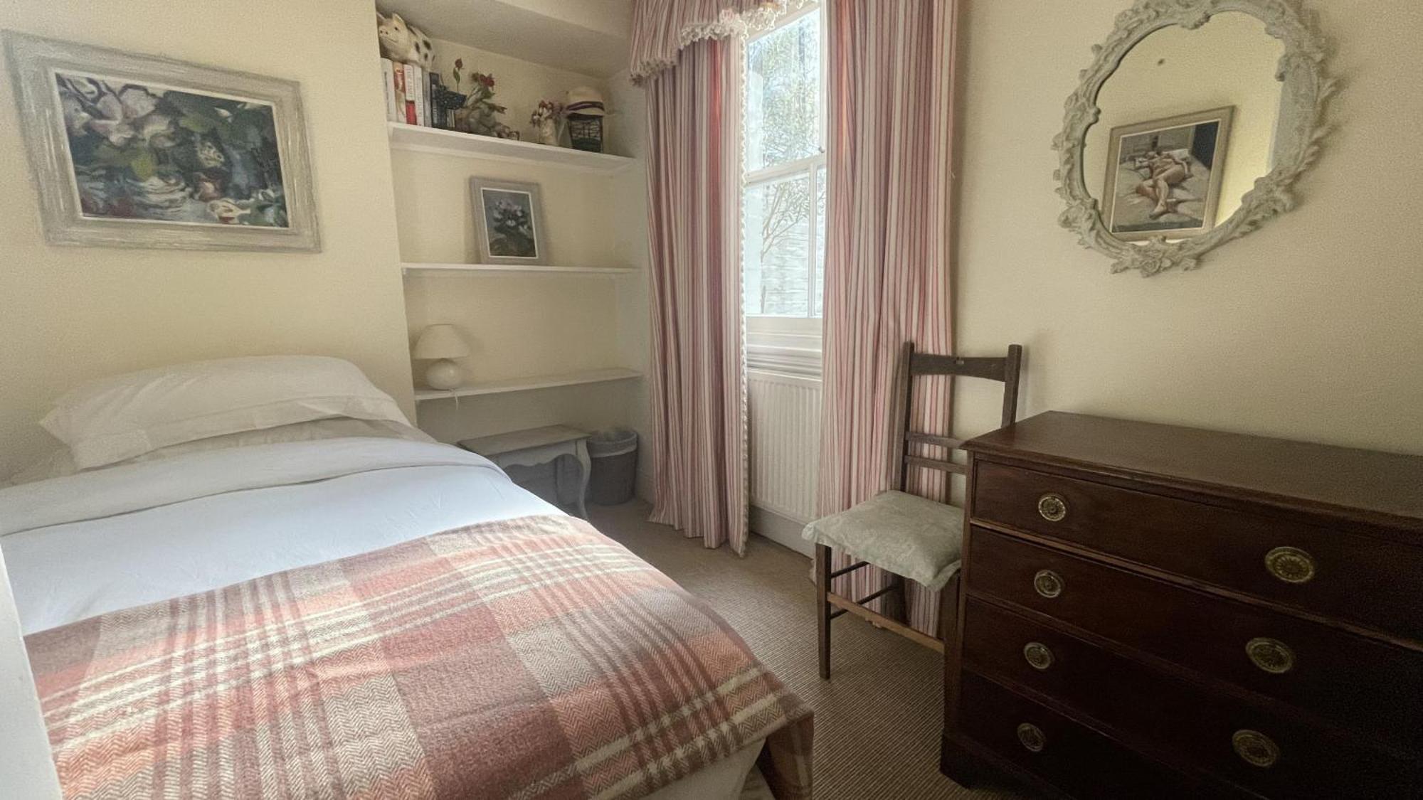 Second Nest Chelsea Apartment